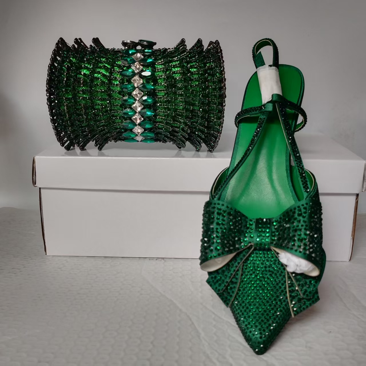 2026 Dunkelgrüne Slingback-Pum – Women Bags Green Bewertung und Preis