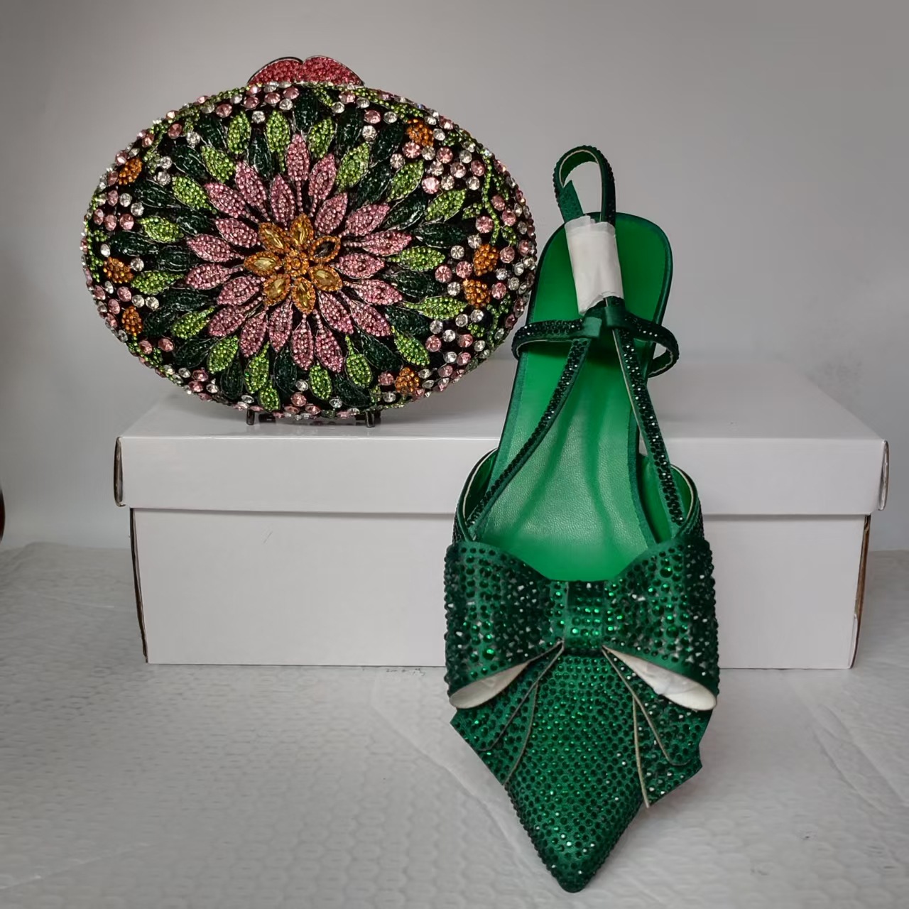2026 Dunkelgrüne Slingback-Pum – Women Bags Green Bewertung und Preis